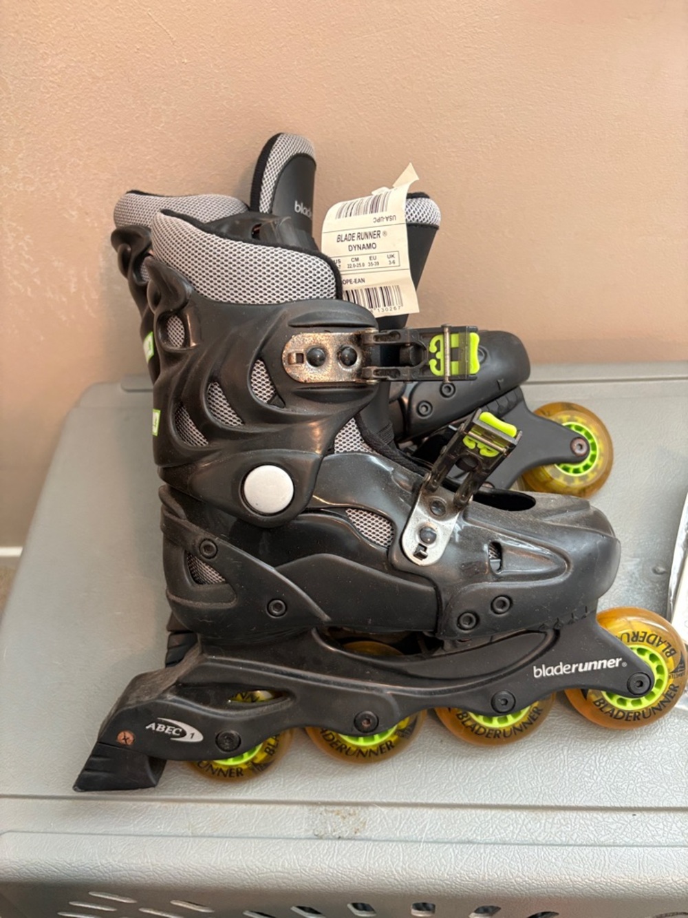 Bladerunner Dynamo Adjustable Inline Skates Adjustable 4-7 NWT